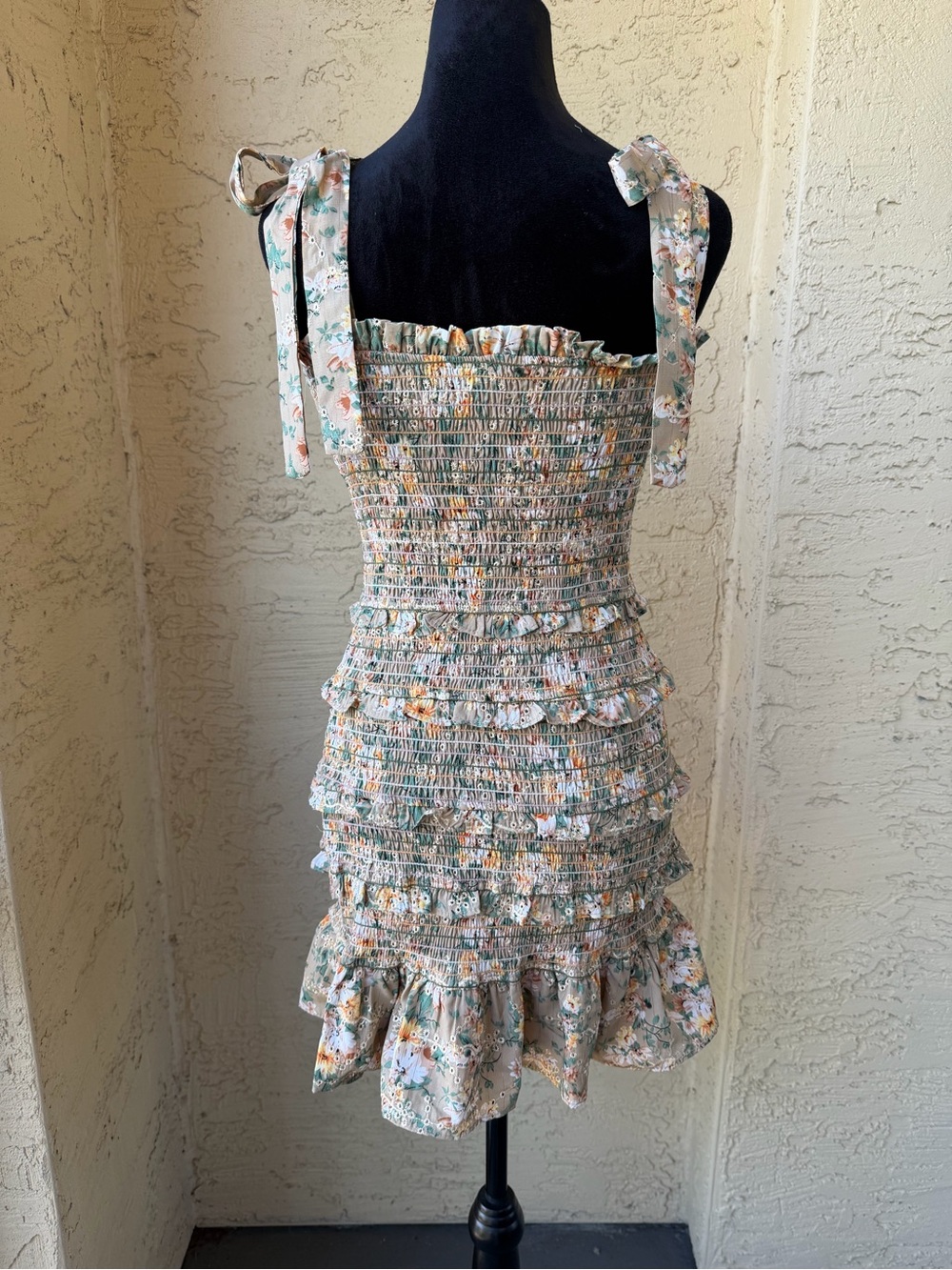 Storia Smocked Floral Ruffle Mini Dress Sz M - Picture 3 of 11